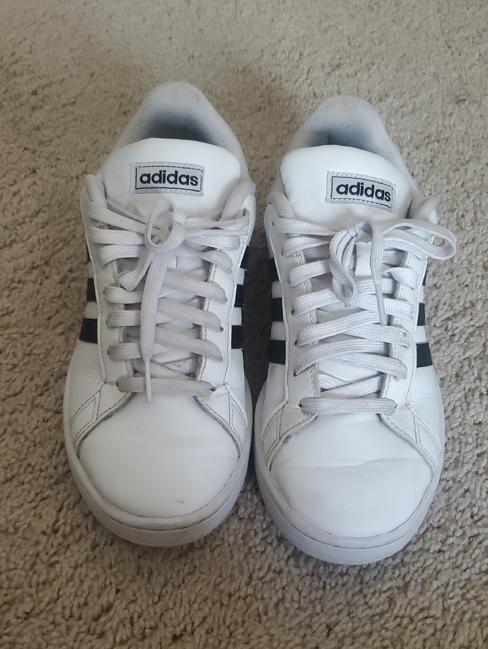 adidas Sneakers